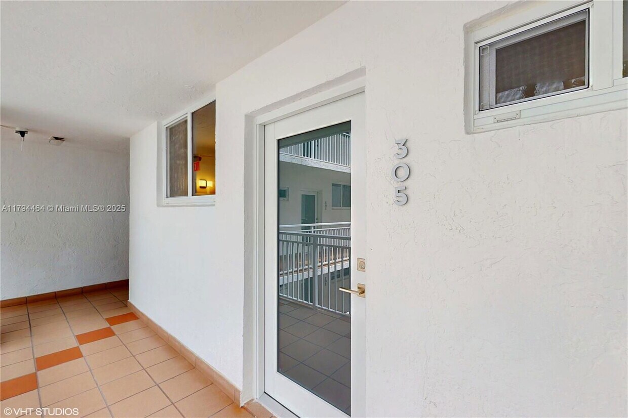 Primary Photo - 1666 West Ave