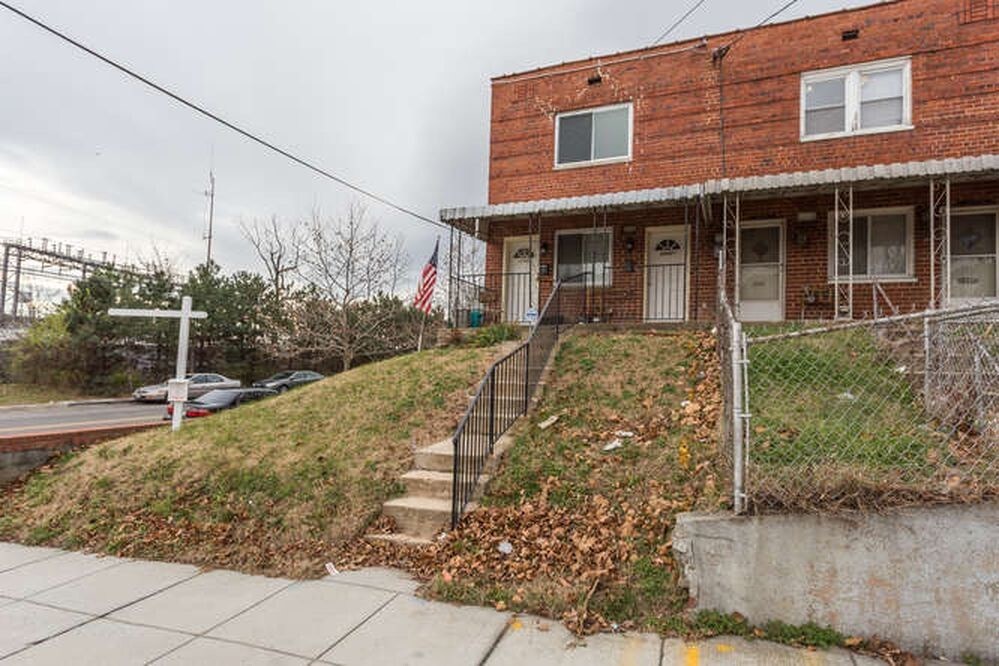 Foto principal - 2200 15th St NE