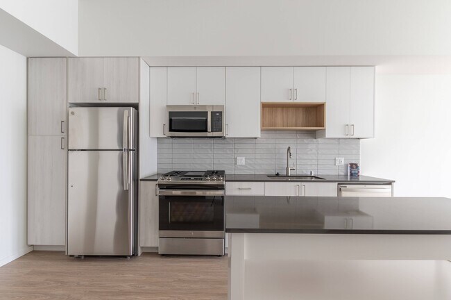 Dentro de su vivienda, disfrutará del mismo diseño sofisticado y la misma atención al detalle que encontrará en toda la comunidad. - Modera River Trail