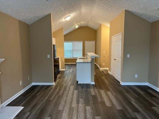 Foto del edificio - 5200 Alexander St