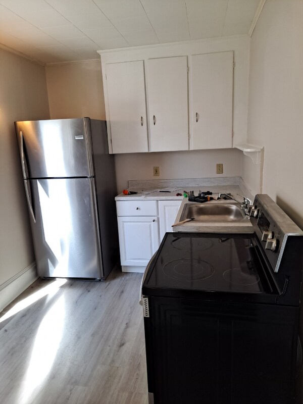 47 Drummond St Unit 1, Auburn, ME 04210 Room for Rent in Auburn, ME