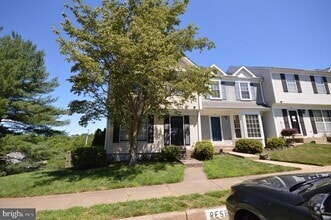 Building Photo - 101 Aston Ct