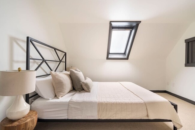 Foto del edificio - 2319 NW Raleigh St