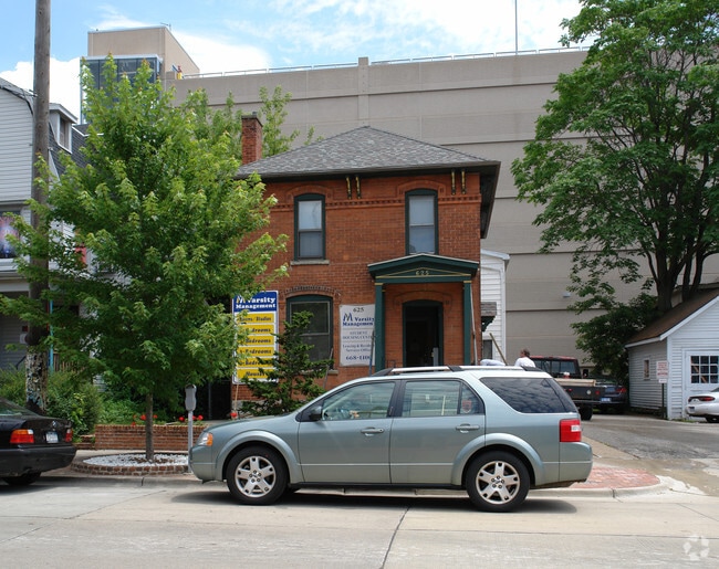 Building Photo - 625 Church St