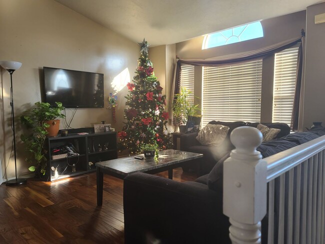 Building Photo - 6766 Mountain Aura Dr