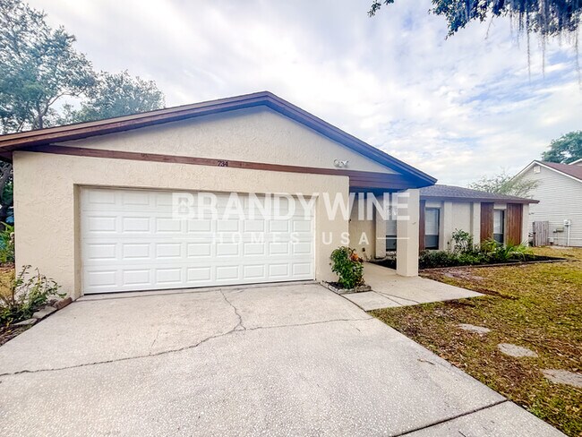 Foto del edificio - 734 Sandy Creek Dr