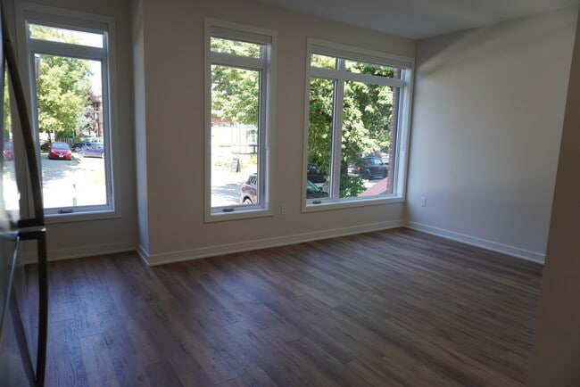 Building Photo - 300 Wilbrod