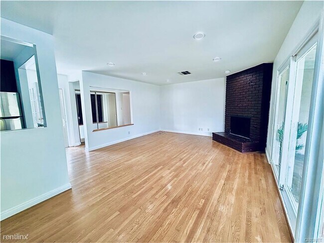 Building Photo - 4 br, 2.5 bath House - 12811 Cumpston St