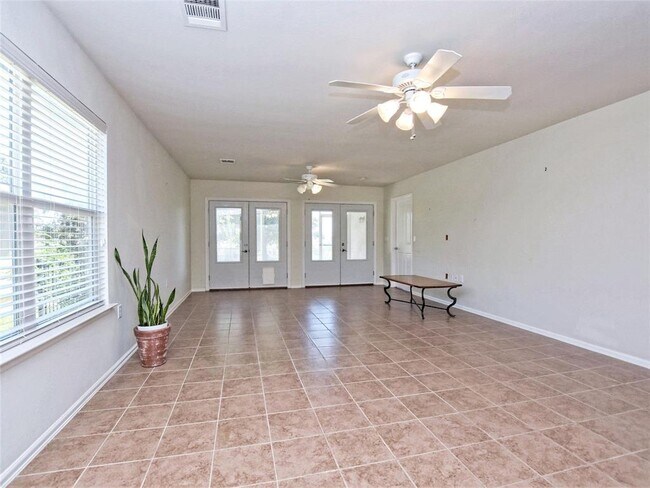 Building Photo - 522 Salt Creek Lane