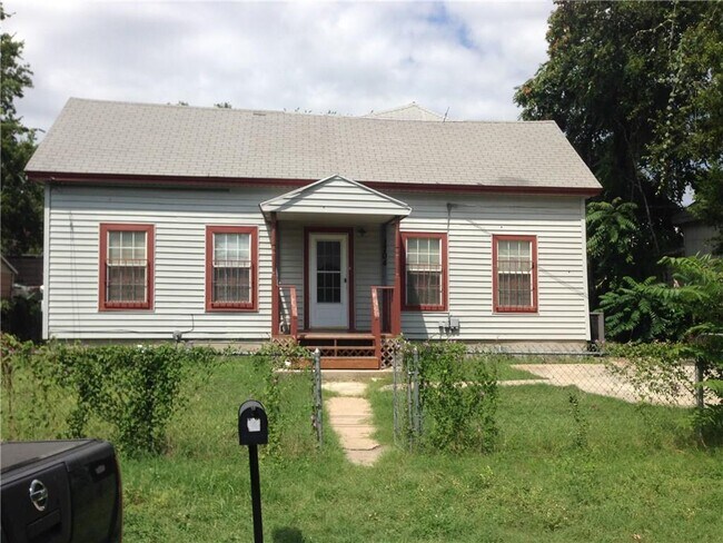 Building Photo - 1704 Tillery St