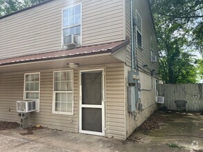 Building Photo - 2508 11th Ct