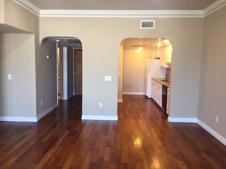 Foto principal - 11124 Burbank Blvd