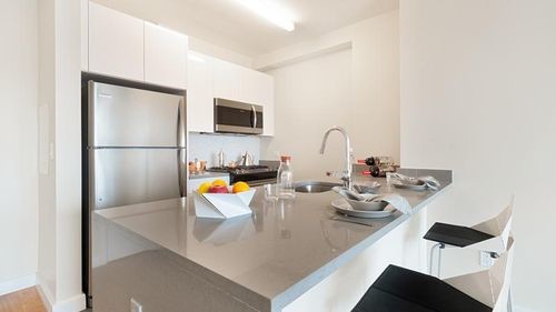 Building Photo - 606 W 57th St