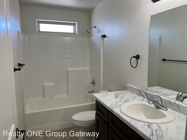 Foto del edificio - 3 br, 2 bath House - 221 S. Amarely Ave