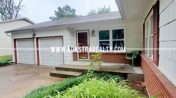 Primary Photo - Very Nice North Overland Park Duplex-Avail...