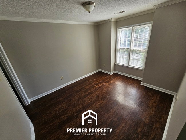 Photo - Modern 3BR/2BA with Soaring Vaulted Ceilings | Fireplace, Garage & Deck House