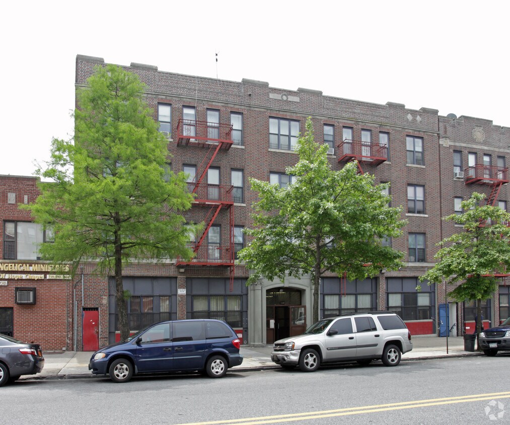 Primary Photo - Harding Court