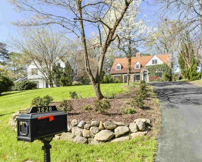 Foto del edificio - 3626 Kingsboro Rd NE