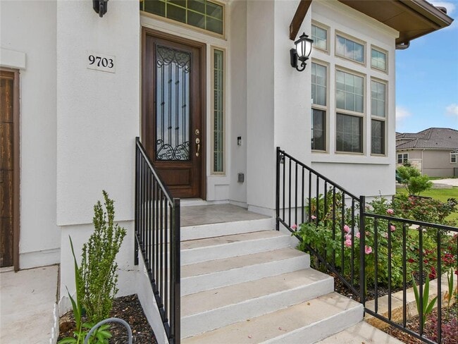 Building Photo - 9703 Bayshore Bend