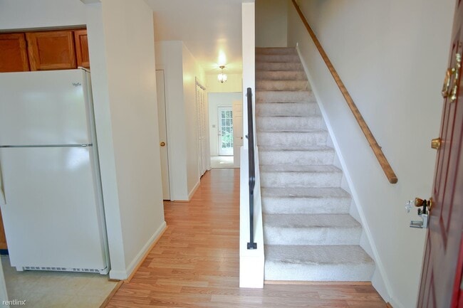 Building Photo - 3 br, 1.5 bath House - 1422 Minor Ridge Ct