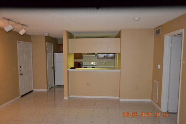 Building Photo - 8788 Key Biscayne Dr