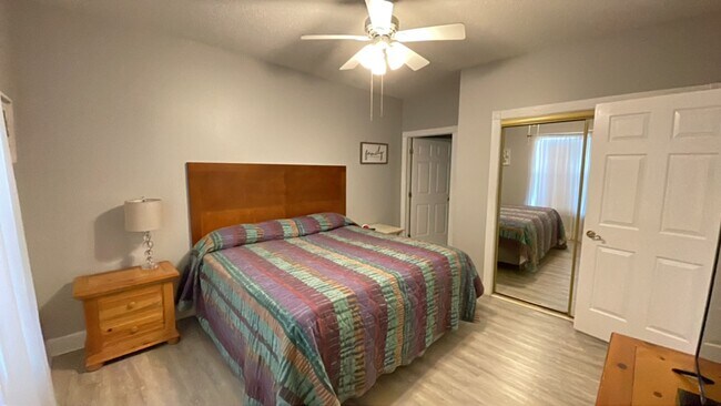 Building Photo - Nicely furnished 1 bedroom/1 bath condo in Myrtlewood