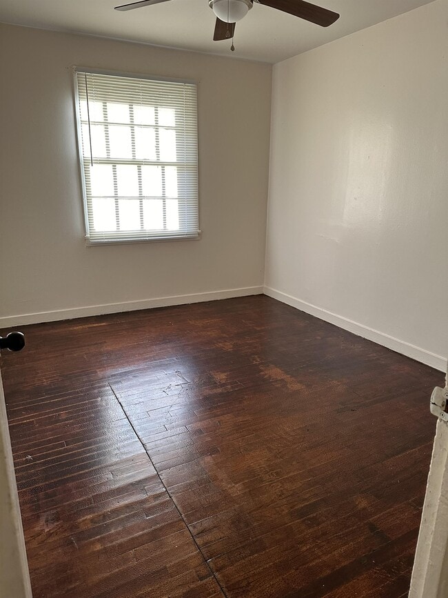 Foto del edificio - 2404 Knox Dr