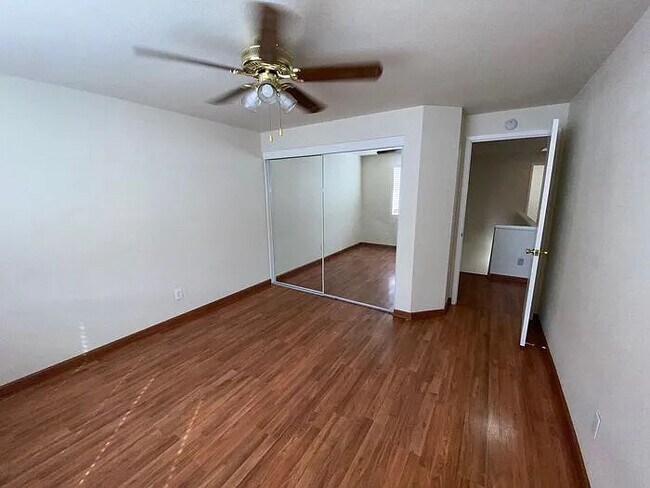 Foto del edificio - 3081 S Cottage Dr