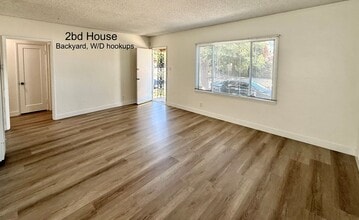 Building Photo - 11294 Utopia Ave