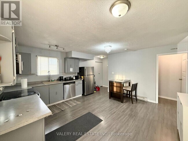 Photo du bâtiment - 1180 Heathfield Ct