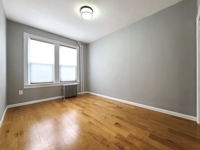 Building Photo - 48 65th St