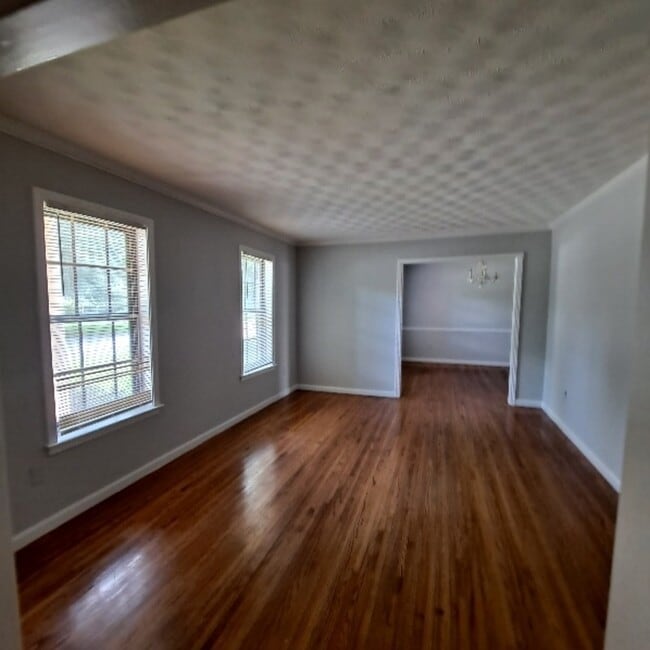 Building Photo - 3253 Kenneth St