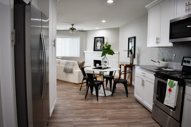 Foto del edificio - 318 E Fallbrook St