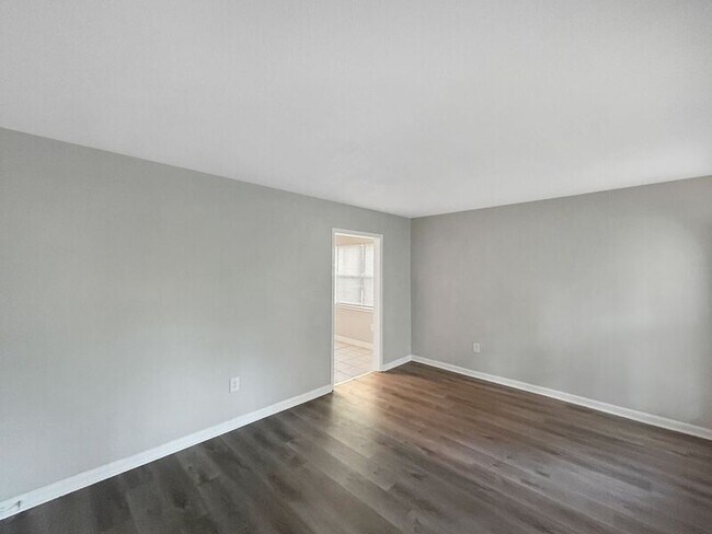 Foto del edificio - 995 Canary Ln