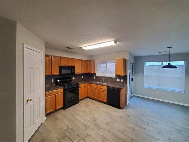 Foto del edificio - 18242 River Sage Dr