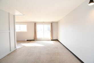 Building Photo - 4280 Quentin Ave