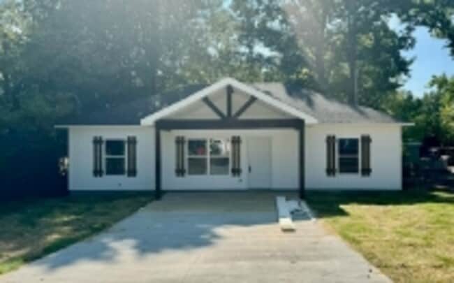 Building Photo - 7005 Gibson Rd