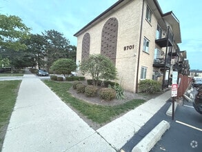 Building Photo - 8701 W Foster Ave