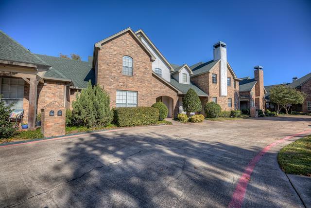 Building Photo - 5855 Pecan Chase