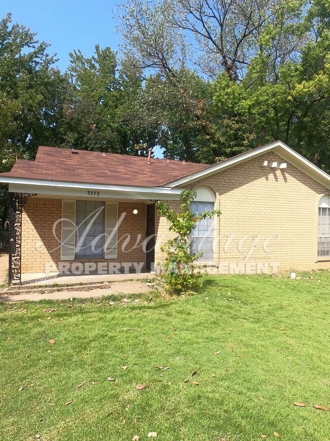 Building Photo - Schedule today to see this Parkway Village...