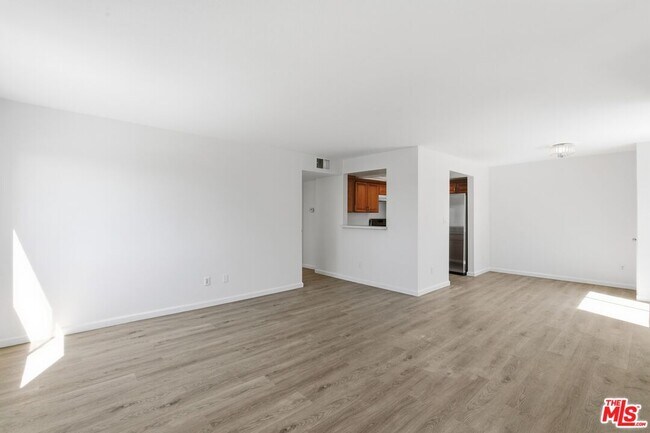 Foto del edificio - 1002 N Edgemont St