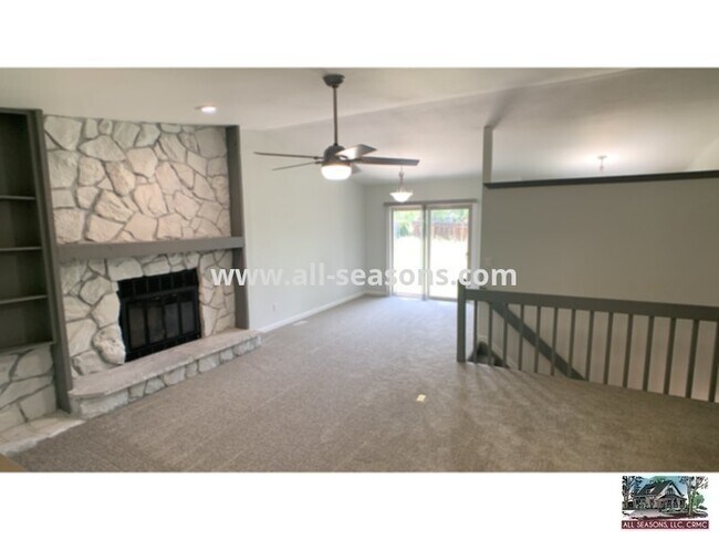 Foto del edificio - Magnificent rancher with partially finishe...