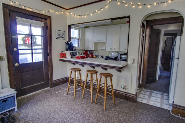 Building Photo - 112 S Mills St Building Photo - 112 S Mills St