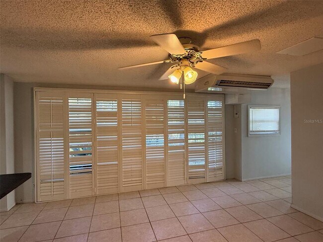 Foto del edificio - 3943 Freedom Ave