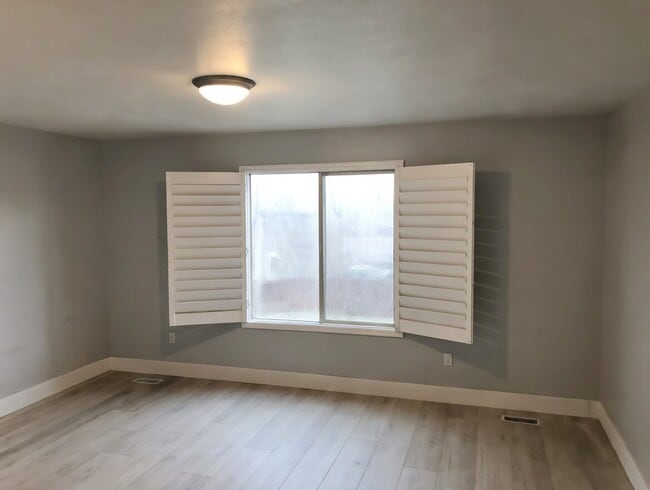 Master Bed - 2755 Shady Hollow Lane
