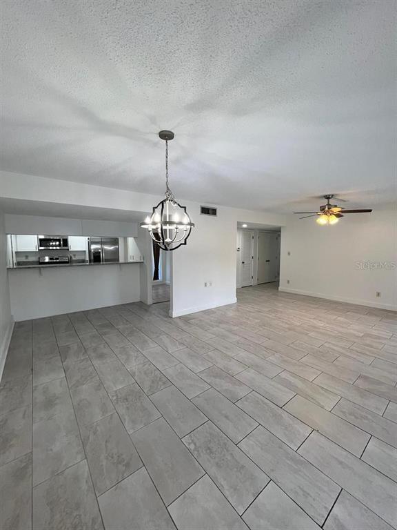 Foto del edificio - 2220 Burnway Rd