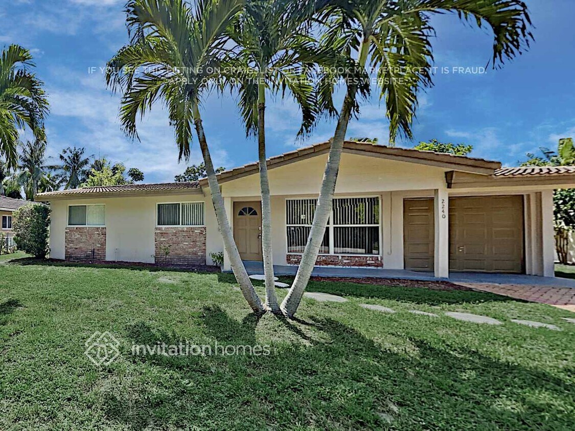 Foto principal - 2240 NE 62nd Ct