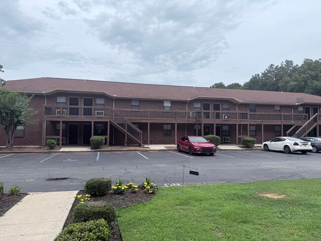 Building Photo - Summer Courtyard Apartments