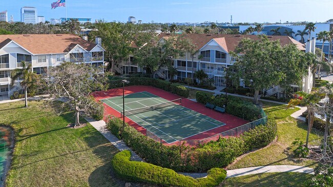 Foto del edificio - SEASONAL RENTAL - Downtown Sarasota Renovated Waterfront Condo