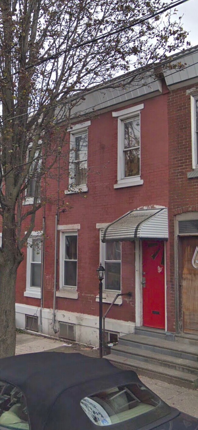 House front - 1916 E ALBERT ST